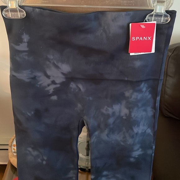 SPANX Look At Me Now Seamless Leggings - Deep Navy Blue tie-dye🦋 - Picture 3 of 10